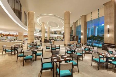 Courtyard by Marriott Mumbai International Airport - 45