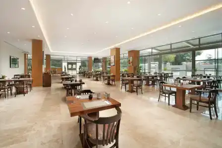 Ramada & Suites by Wyndham İstanbul Ataköy - 49