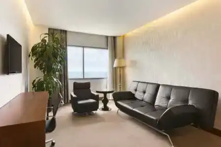 Ramada & Suites by Wyndham İstanbul Ataköy - 82