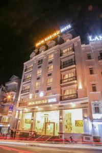 Hoang Minh Chau Ba Trieu - 12