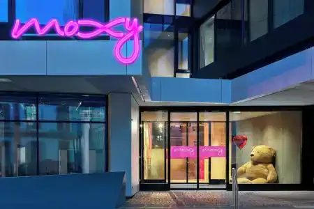 Moxy Frankfurt City Center - 2