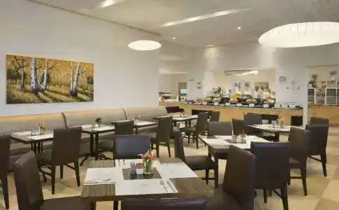 Ramada & Suites by Wyndham Netanya - 17
