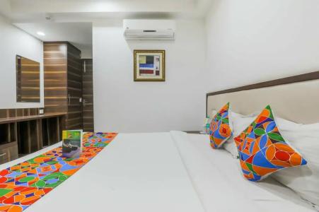 FabSapphire Inn - 27