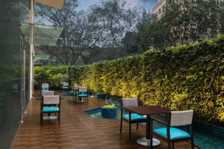 Courtyard by Marriott Mumbai International Airport - 4
