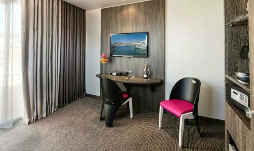 Best Western Premier Le Patio des Artistes Wellness Jacuzzi - 42