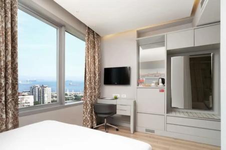 Ramada & Suites by Wyndham İstanbul Ataköy - 20