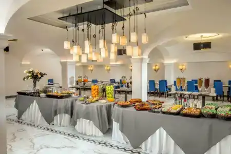 Shangri-La Roma By Omnia Hotels - 9