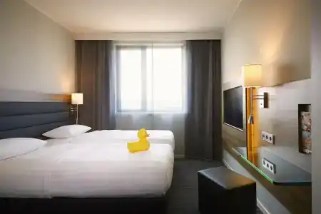 Moxy Frankfurt Airport - 2