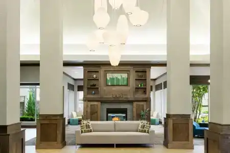 Drury Inn & Suites - 36
