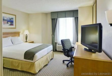 Holiday Inn Express & Suites - Nearest Universal Orlando, an IHG - 9