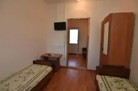 у двух сестёр - 32