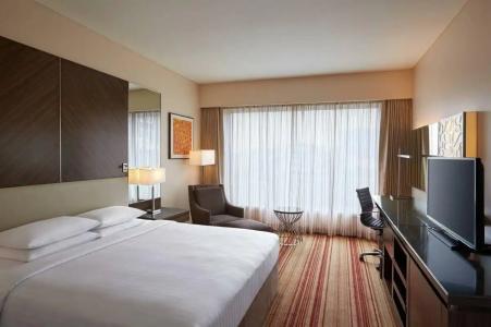 Courtyard by Marriott Mumbai International Airport - 87