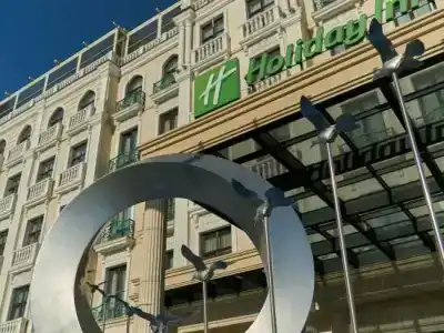 Holiday Inn City - 3