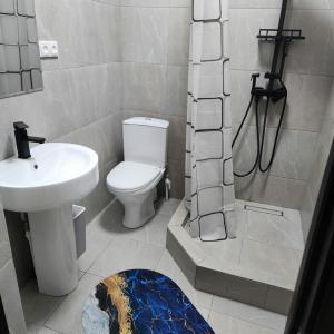 У Анжелы - 13