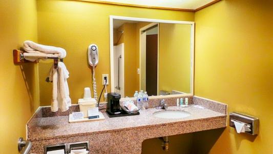 Quality Inn Airport - 19