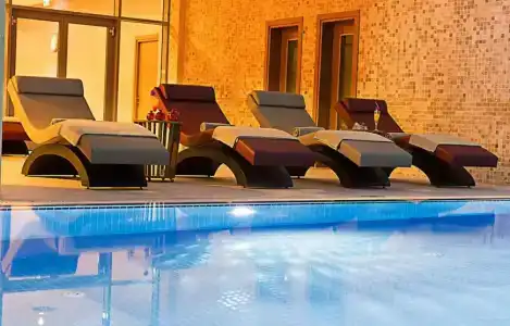 Ramada & Suites by Wyndham İstanbul Ataköy - 12