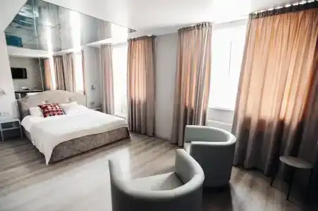 Room12 - 42