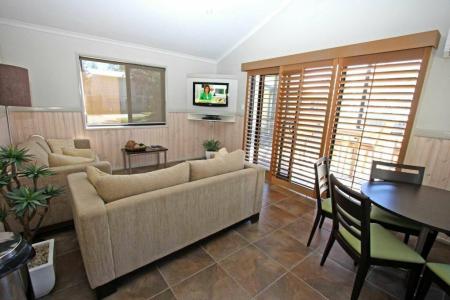 Nobby Beach Holiday Village - 16