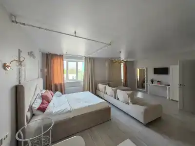 Room12 - 6