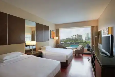 Courtyard by Marriott Mumbai International Airport - 77