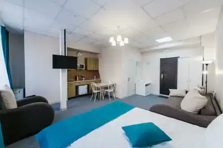 Декабрист Серова 30 - 81