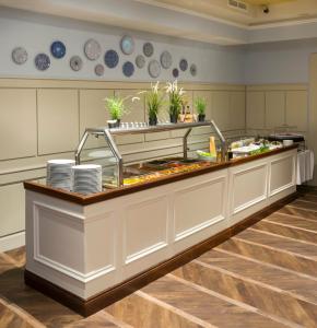 Bonnington & Leisure Centre - 15