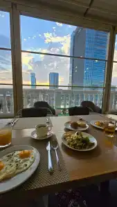 Holiday Inn City - 11
