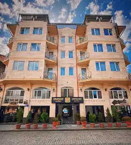 Aristocrat Batumi - 1