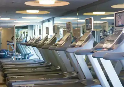 Ramada & Suites by Wyndham Netanya - 33