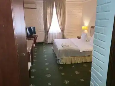 Ариен Плаза - 1