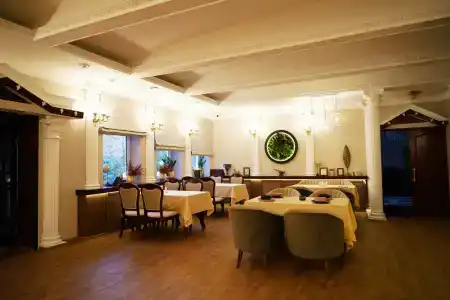 Александр - 18