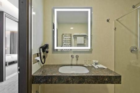 Congress Avenue - 44