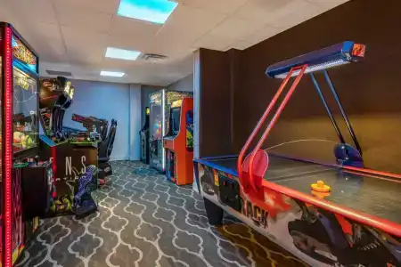Comfort Suites Maingate East - 32