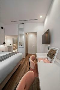 The Marblous Athens - 16