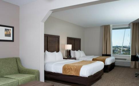 Comfort Suites Maingate East - 30