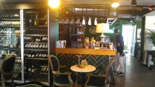 Anjeliq House Boutique - 1