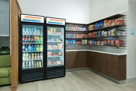 Holiday Inn Express & Suites - Nearest Universal Orlando, an IHG - 82