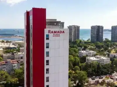 Ramada & Suites by Wyndham İstanbul Ataköy - 1