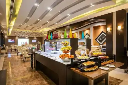 Golden Tulip - 8