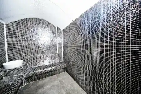 Laren Family & Spa - Boutique Class - 24