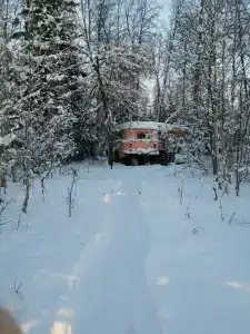 Автобус в лесу - 4