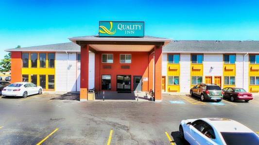 Quality Inn Airport - 18