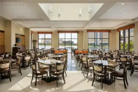 Ramada Plaza Resort & Suites By Wyndham Orlando International Drive - 4