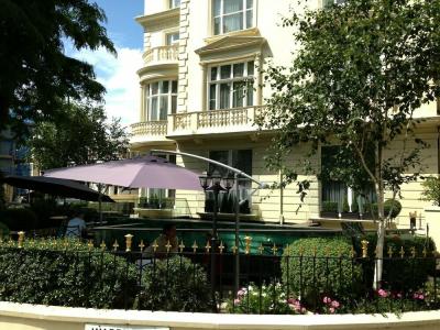 The Colonnade - 31