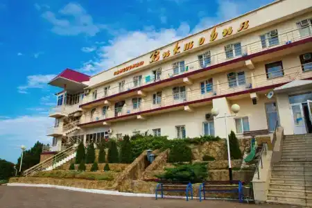 Виктория - 25