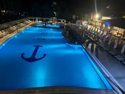 Sailor's Beach Club - 23