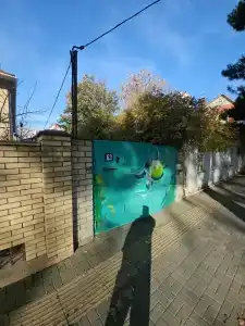 Тихий дворик в центре города - 10