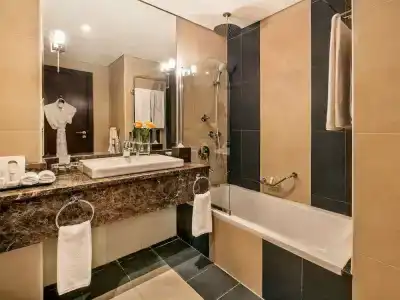 Golden Tulip - 40