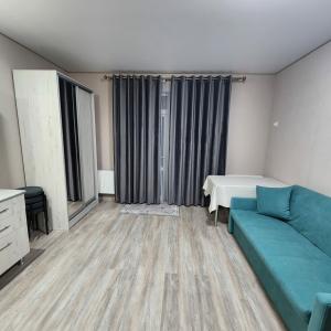 У Анжелы - 19