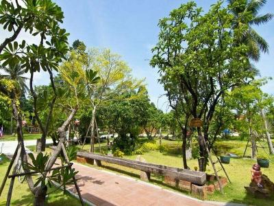 Bueng Bua Thong - 19